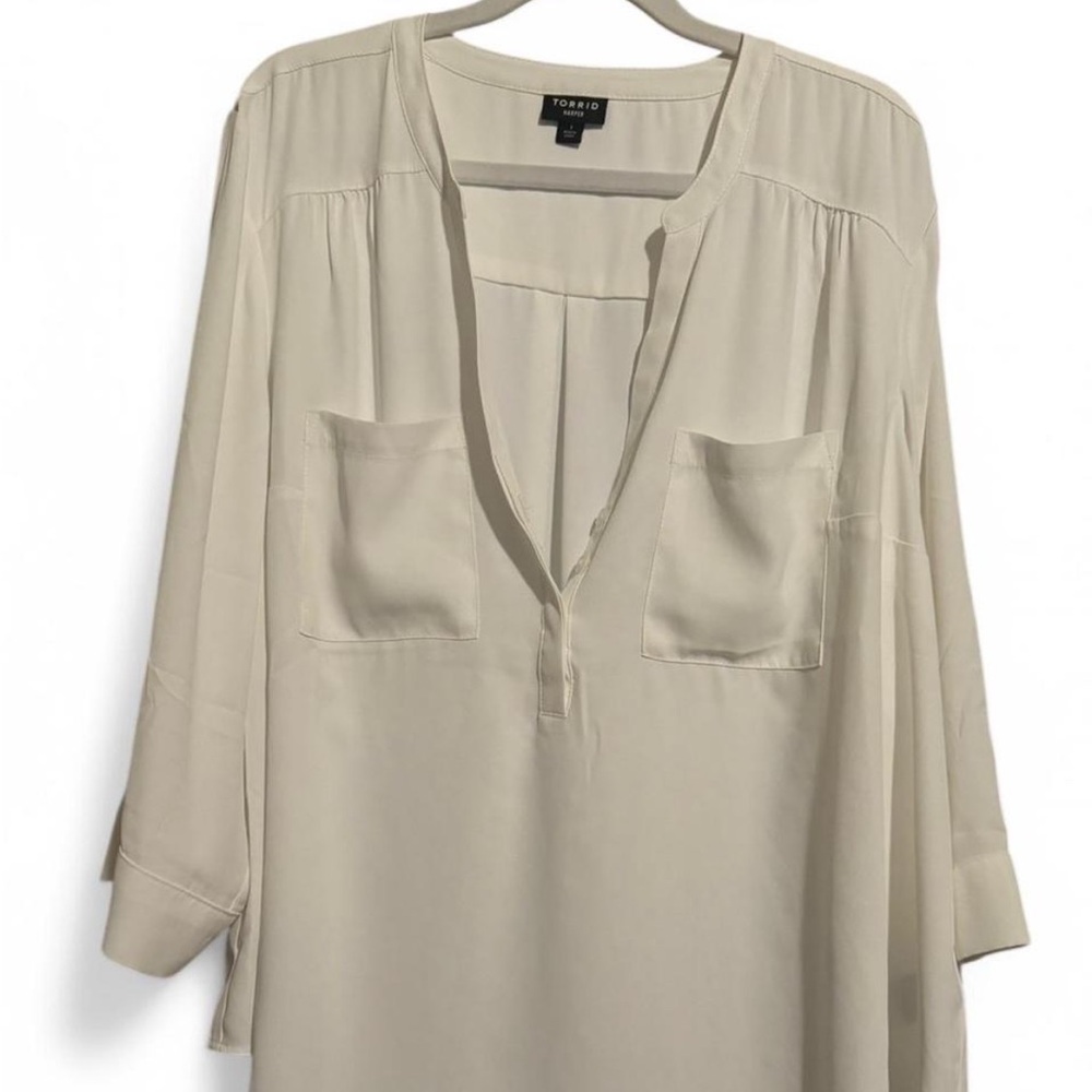 Torrid Pearl White Chiffon Blouse